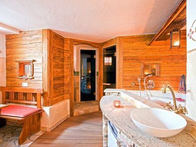 Our wellness area wih Sauna, steam bath and Jacuzzi