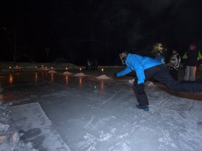Eisstockschießen am Badesee